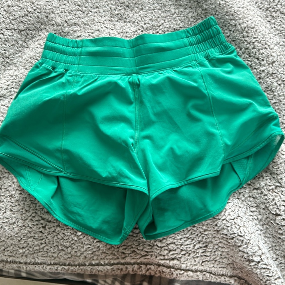 Green lululemon hotty hots 2.5
